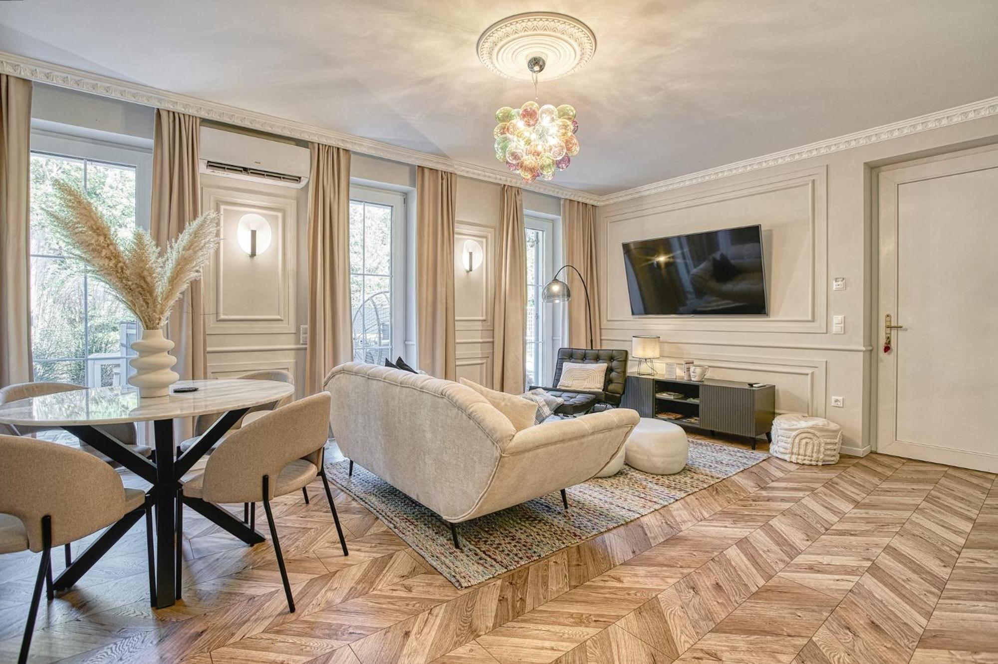 The Doors Luxury Apartment Mosonmagyarovar Exterior photo