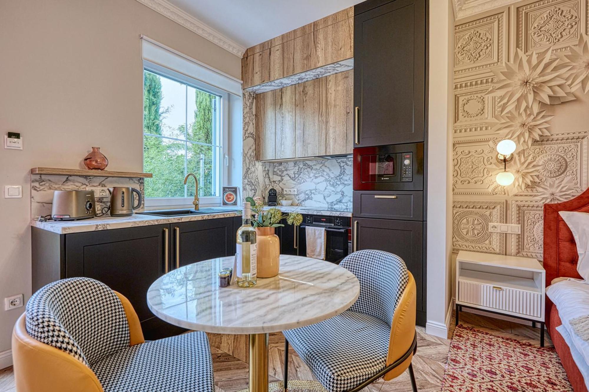 The Doors Luxury Apartment Mosonmagyarovar Exterior photo